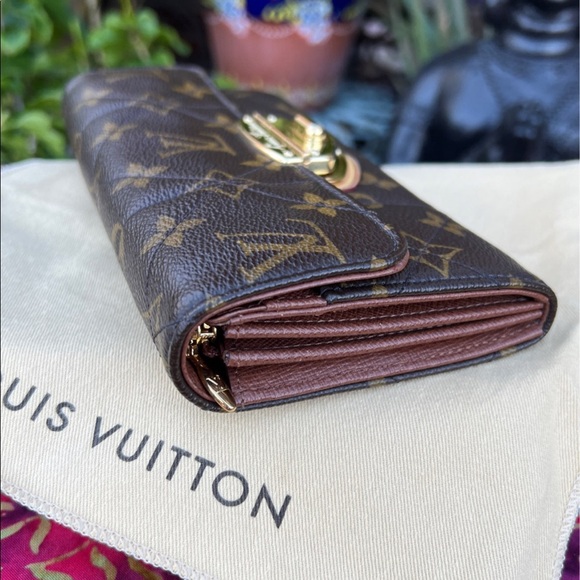 Louis Vuitton Quilted Etoile Monogram Wallet - Picture 5 of 13